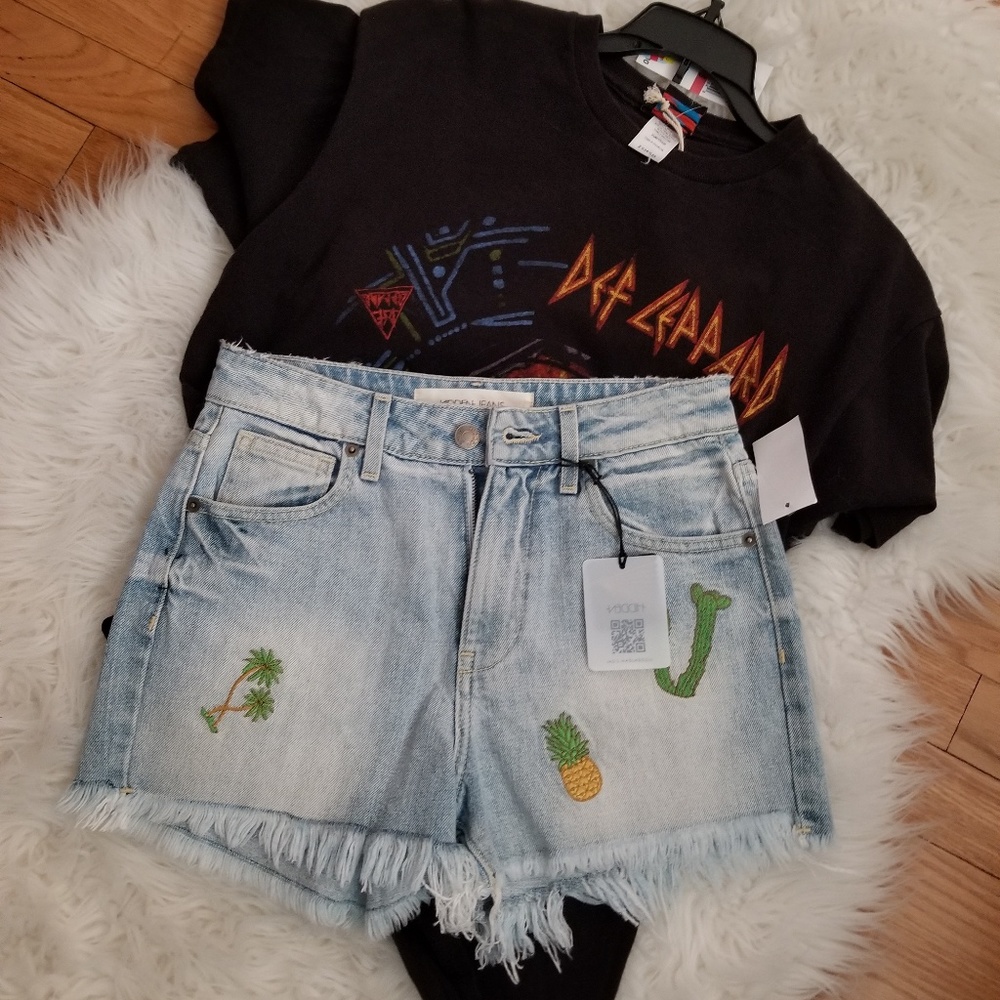 Light Blue Jeans Demin Shorts with Patches,size 24